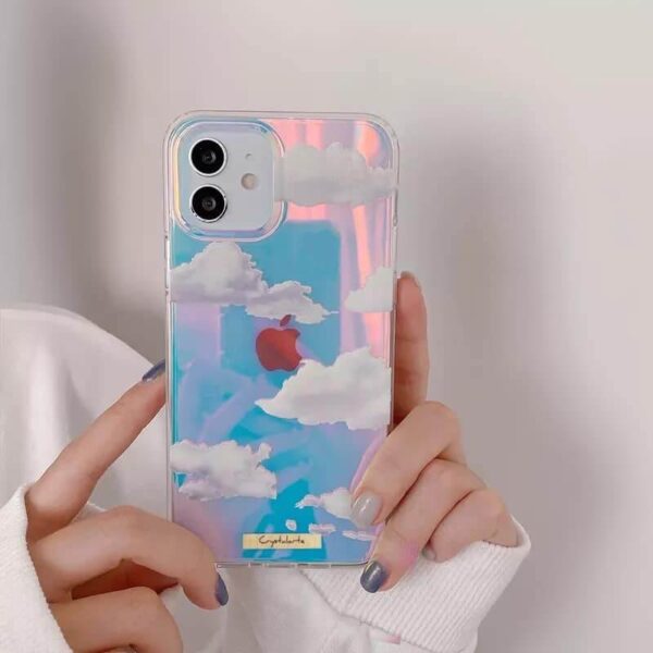 funda holografica nubes
