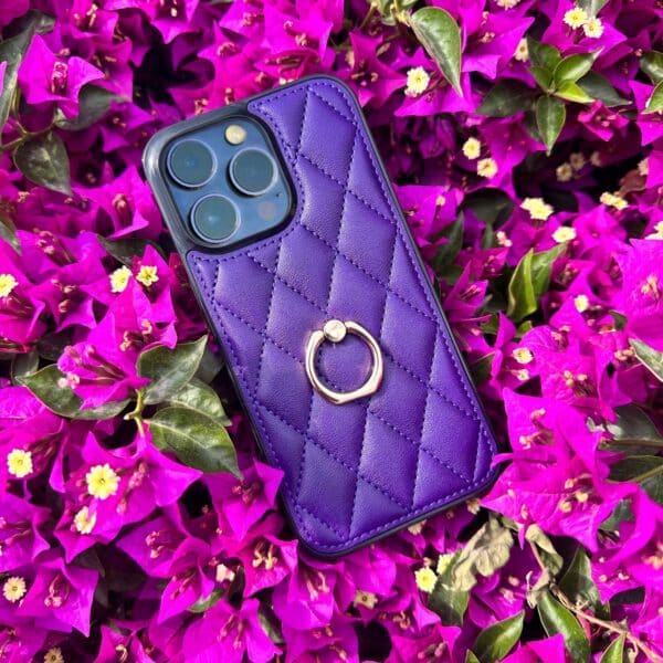 Funda morada anillo iPhone